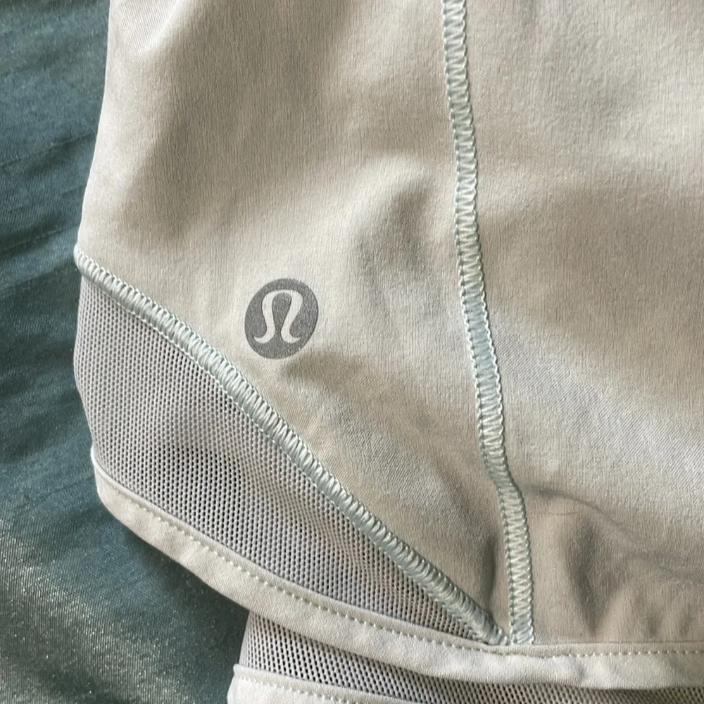 Lululemon NWOT Hotty Hot Light Blue High-Rise Lined 2.5” Shorts 4 - Picture 2 of 6